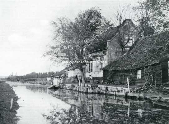 Noord-Holland, 1927, Amsterdam, Een landelijke idylle onder den rook van Amsterdam. In den Sloter- en Baarsjespolder aan 't eind van de Vaarslootdoemen de torens van het Mercatorplein op