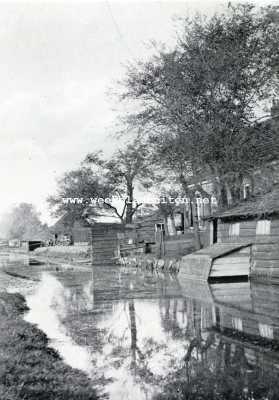 Noord-Holland, 1927, Amsterdam, Een landelijke idylle onder den rook van Amsterdam.  In den Sloter- en Baarsjespolder. Nog een schilderachtige vaarsloot