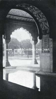 India, 1927, Dehli, De oude tuinen der Groot-Mogols. Gezicht uit Shah Jahans marmeren paleis te Dehli op den Mogoltuin