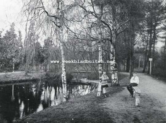 Noord-Holland, 1927, Bussum, In den tuin der Amsterdammers. Langs het schilderachtige voetpad bij Bussum