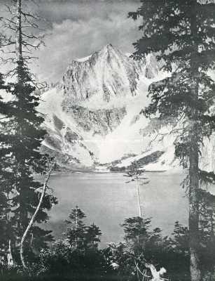 Amerika, 1927, Onbekend, De Snowmass Peak en het Snowmass Lake in het Holy Cross National Forest (Colorado)