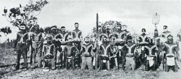 Australi, 1927, Onbekend, Van verre stranden. Inboorlingen in feestdos, gereed voor den Australischen nationalen dans