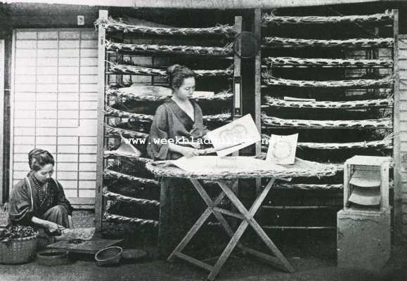 Japan, 1927, Onbekend, De Japansche zijde-industrie. Het inzamelen der eitjes