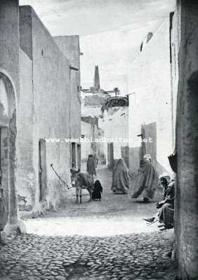 Algerije, 1927, Beni Isguen, Naar de M'Zab. Straat te Beni Isguen