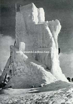 Onbekend, 1927, Onbekend, Een ijsbouwwerk. De fantastische ijsrots voltooid