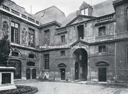 Frankrijk, 1927, Parijs, Le Marais en La Place des Vosges te Parijs. Cour d'Honneur van het Htel de Svign (Muse Carnavalet) 1