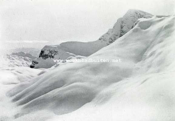 Onbekend, 1928, Onbekend, Winter en wintersport in de Beiersche Alpen. Donzige sneeuwmassa's op den Seehorn