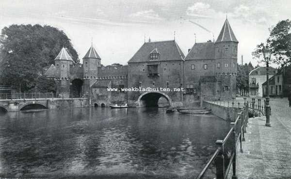 Utrecht, 1928, Amersfoort, Aan en bij de Luntersche Beek. De Koppelpoort te Amersfoort, waar de Luntersche Beek in de Eem overgaat