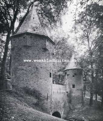 Utrecht, 1928, Amersfoort, Aan en bij de Luntersche Beek. De Waterpoort Monnikendam te Amersfoort, waaronder de Luntersche Beek in de stad stroomt