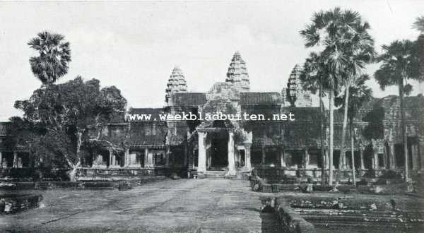 Cambodja, 1928, Siem Reap, DE HOOFDINGANG VAN ANGKOR WAT