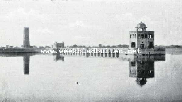 India, 1928, Shaikpura, Shaikpura. Jachtpaviljoen en antilopentoren van Jehangir