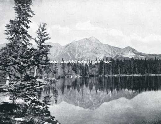Canada, 1928, Onbekend, Het Beauvertmeer en het Pyramide-gebergte in het Jasper National Park
