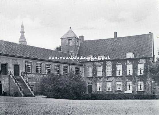 Noord-Brabant, 1928, Breda, Bij het eeuwfeest van de Koninklijke Militaire Academie. De Koninklijke Academie, het voormalig kasteel, te Breda, de woning van den chef van het militaire hospitaal; zichtbaar is ook de toren, door Jan van Nassau gebouwd