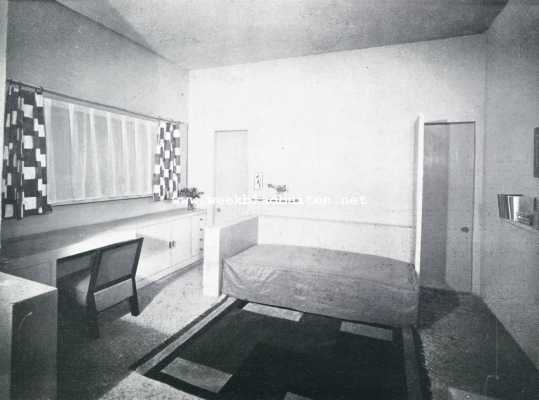 Onbekend, 1928, Onbekend, Djo Bourgeois. Interieur van Djo Bourgeois. Gordijnen en tapijt naat ontwerpen van Elise Djo Bourgeois