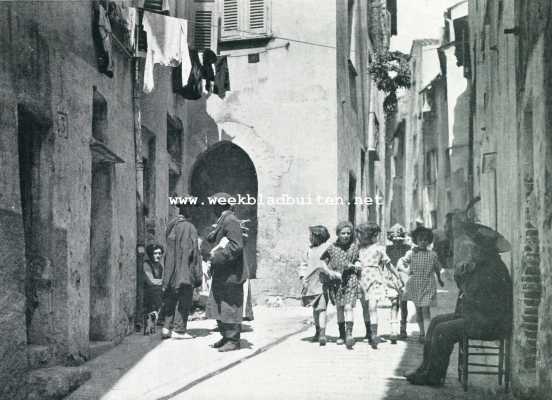 Frankrijk, 1928, Menton, Oude steden aan de Cte d'Azur. Een volksstraatje van Menton