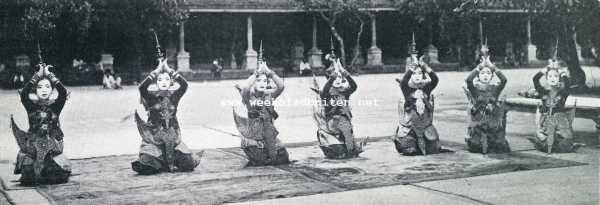 Cambodja, 1929, Onbekend, DANSERESSEN VAN SIAM EN CAMBODJA. EEN TRADITIONEELE DANSKUNST