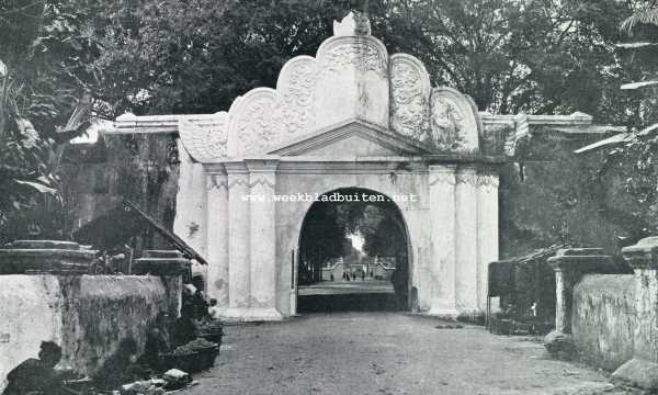 Indonesi, 1929, Onbekend, Herinneringsflitsen over Ned.-Indi. Een Paleispoort in de Javaansche Vorstenlanden