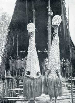 Onbekend, 1929, Onbekend, Uit het land en het leven der Papoea's. Heilige maskers, waarvan de priesters in Papoealand zich bedienen tot handhaving van hun macht over de bevolking
