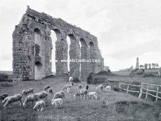 Rome. Brokstukken van een aquaduct bij de Via Appia