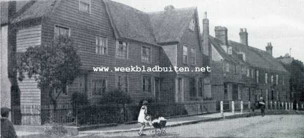 Engeland, 1929, Onbekend, Kent. Houten huizen te Cranbrook. De overhangende topgevels zijn met gesneden houten randen versierd