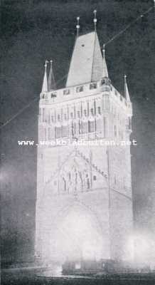 Tsjechi, 1929, Praag, Iets over de republiek Tsjecho-Slowakije en hare bewoners. Een der torens van de oude Karelsbrug te Praag