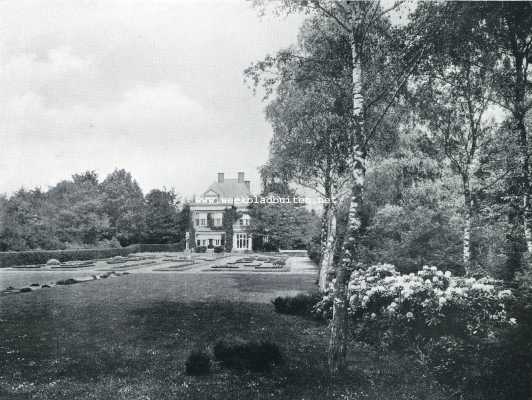 Noord-Holland, 1929, Hilversum, De tuin in Holland. Gezicht op Huize 