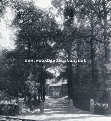 Noord-Holland, 1930, Naarden, Berghuis. Het oude toegangshek van Berghuis, dateerend uit de 18e eeuw