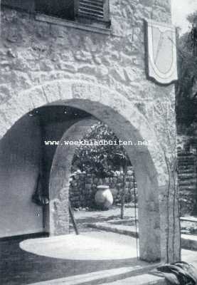 Frankrijk, 1930, Grasse, Hoe Wells, de Engelsche schrijver, aan de Rivira woont. Het huis van Wells bij Grasse: de zonnewijzer