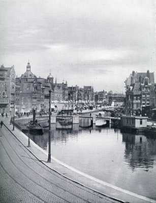 Het Rokin te Amsterdam. Gezicht in de richting van de Langebrug en Dam