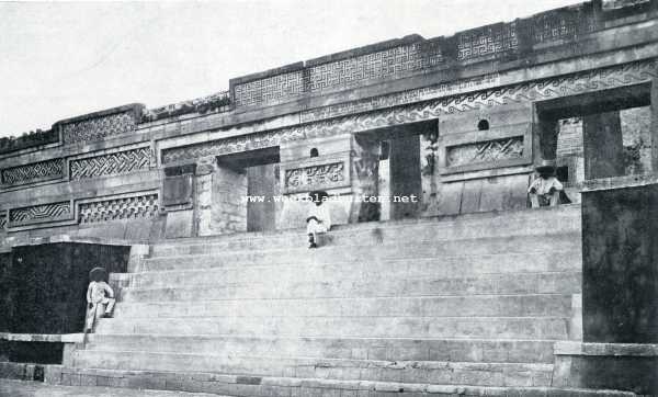 Mexico, 1930, Mitla, Iets over Inca's en Azteken. Een Tolteken-paleis in Mitla (gerestaureerd)