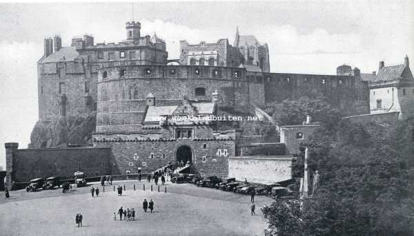 Schotland, 1930, Edinburgh, Edinburgh Castle. Het voorplein van Edinburgh Castle