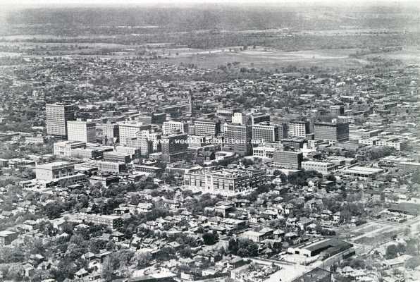 Amerika, 1930, Tulsa, Een Amerikaansche stad. Panorama van Tulsa, de petroleumhoofdstad van de geheele wereld