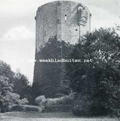 Frankrijk, 1930, Chatillon, De kasteelen van het geslacht de Coligny te Chtillon sur Loing, Saint Maurice sur Aveyron en Chteaurenard. Oude toren van het vroegere kasteel der Coligny's te Chatillon