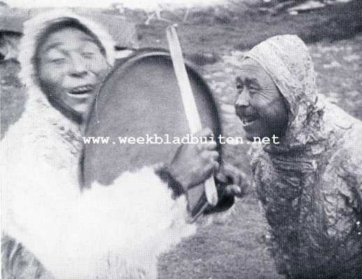 Groenland, 1930, Onbekend, Over het leven der Eskimo's in het Oosten van Groenland. Begin van den Eskimo-dans