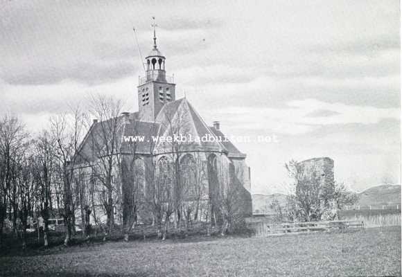 Noord-Holland, 1930, Egmond aan den Hoef, Het Slot aan den Hoef. Het kerkje te Egmond aan den Hoef, rechts daarvan het eenige overblijfsel van het Slot