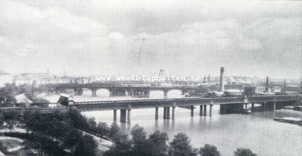 Engeland, 1930, Londen, Bruggen over de Theems. De Hungerford Bridge over de Theems