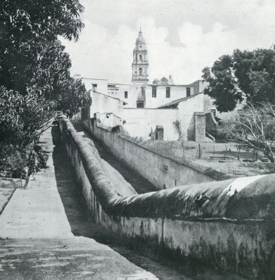 Mexico, 1931, Cuernavaca, KLOOSTERHOF IN CUARNAVACA