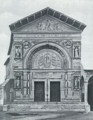 Perugia. De Kerk San Bernardino, gebouwd 1457-1461