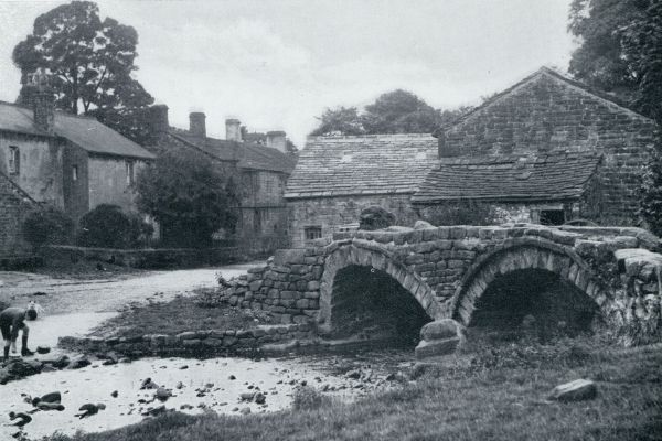 Engeland, 1931, Wycoller, In Engelands wol-district. De oude brug te Wycollar