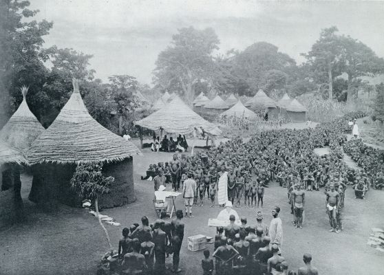 Togo, 1931, Onbekend, In Togo: Hoe Akakpo den dag doorbrengt. Volkstelling in het negerdorp