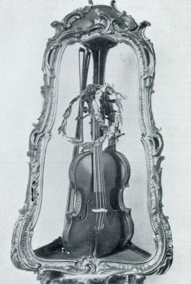 Oostenrijk, 1931, Onbekend, Een Johann Strauss-tentoonstelling te Weenen. De violen van Johann Strauss Vater en Sohn
