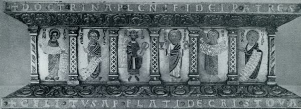 Duitsland, 1931, Onbekend, De Welfenschat. Voorzijde van het draagbare altaar van Eilbertus (lang 35.7, breed 21, hoog 13 cm.)