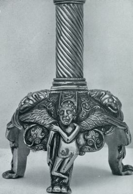 Duitsland, 1931, Onbekend, De Welfenschat. Sokkel van het Welfenkruis (Hoog 17.5 c.m.)