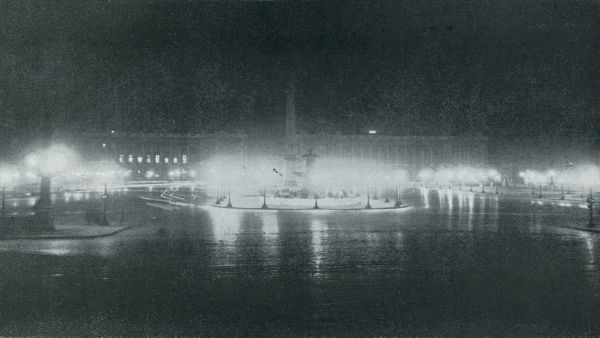 Frankrijk, 1931, Parijs, Avonden van Parijs. De Place de la Concorde na den regen