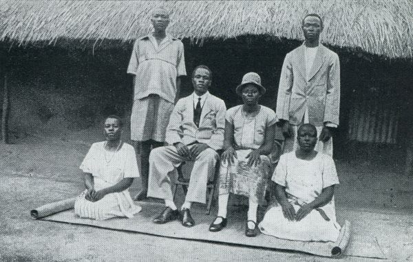Afrika, 1931, Onbekend, Bij de bronnen van den Nijl. Moderne negers in Oost-Afrika
