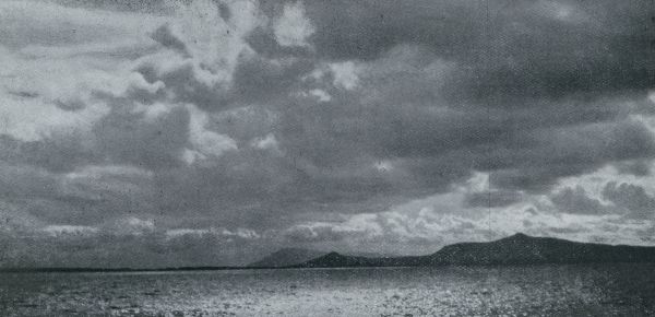 Afrika, 1931, Onbekend, Bij de bronnen van den Nijl. Avond op het Victoria-Nyanza-meer