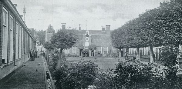 Groningen, 1931, Groningen, Binnenhof van het in 1664 gestichte St. Anthony-Gasthuis te Groningen