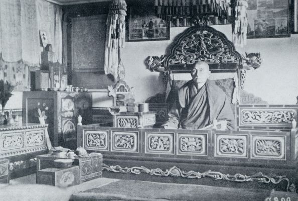 Onbekend, 1932, Onbekend, Een levende Boeddha te Belemian in Chineesch Turkestan
