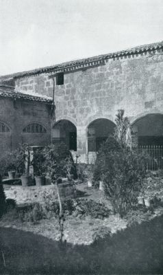 Spanje, 1932, Burgos, De Kastiliaansche Hoogvlakte. Burgos, patio van het 