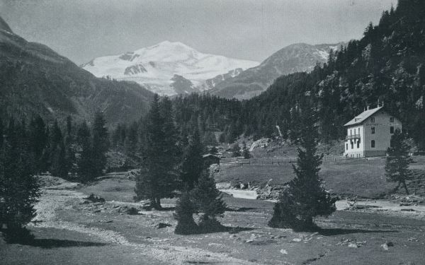 Met skis op de Cevedale. Zufritthaus (nu Albergo Gioveretto) met den Cevedale op den achtergrond
